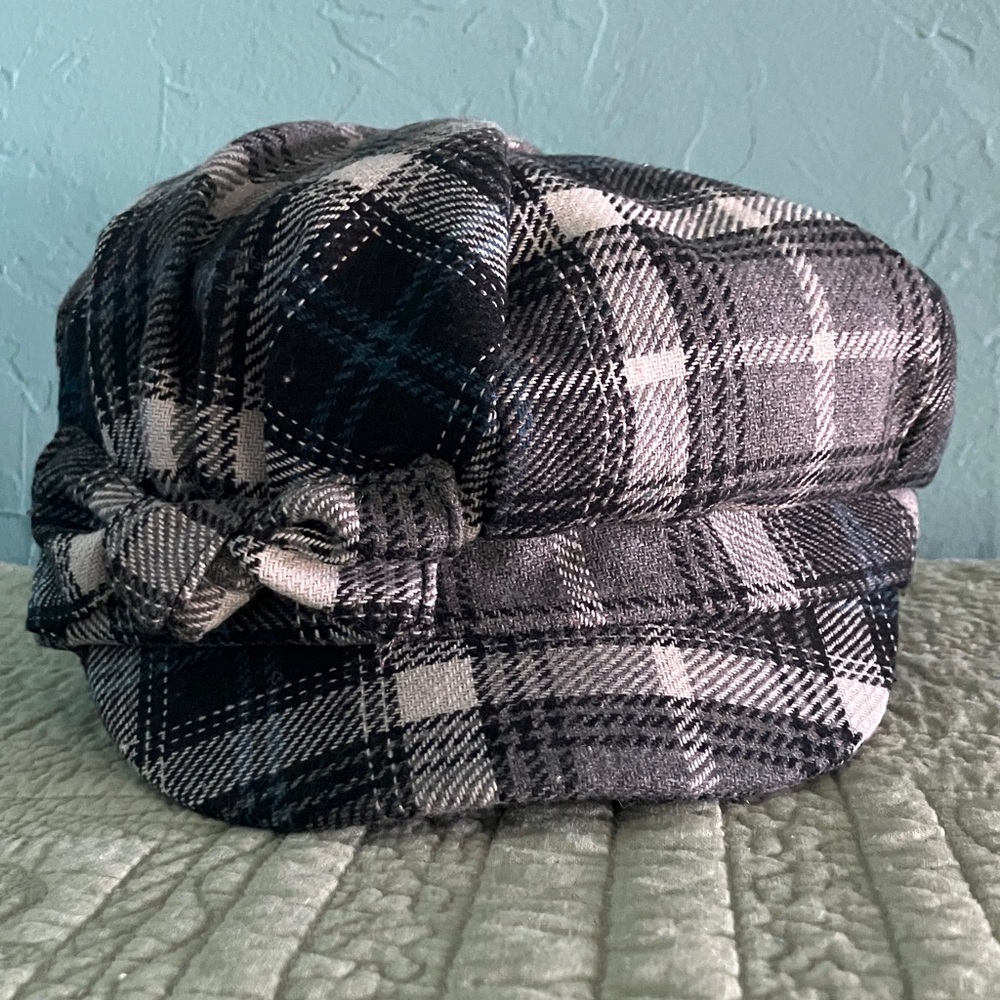 Mudd cabbie hat with bow